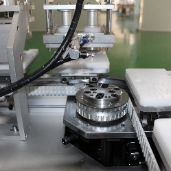 12workstaions and circular rail belt conveyor.jpg
