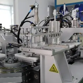 automatic installation and pressing of the air cushion.jpg