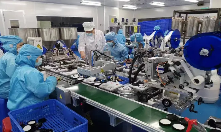 Brazil Three-Color four heads BB Cream Filling and labeling Machine in 2023