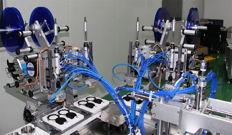 Double-head automatic sealing and labeling